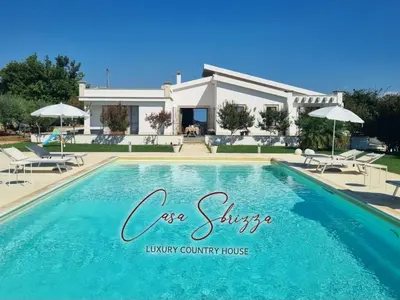 Piscina di Casa Sbrizza o nelle vicinanze