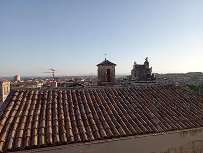 Vista generica su Catania o vista sulla città dall'interno dell'appartamento