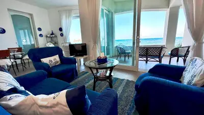 Area soggiorno di Casa Alba Serena By The Sea