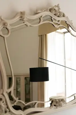 TV o dispositivi per l'intrattenimento presso B. Sicilian Charming Stay Historical Suite
