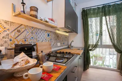 Cucina o angolo cottura di Homes4Holidays - Artistic Nest