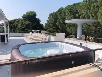 Piscina di LA PERLA BLU DI FONTANE BIANCHE o nelle vicinanze