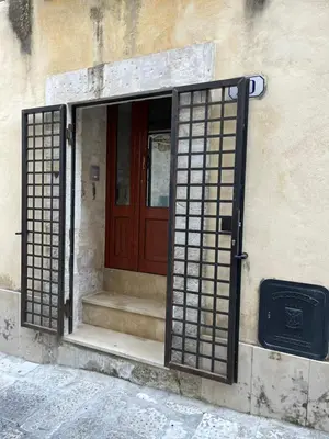 Facciata o entrata di Dimora d'Artista