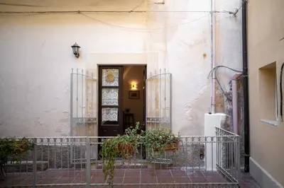 Facciata o entrata di GuestHost - Gli Archi di Ortigia - Cala Rossa Cozy Apartment