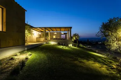 Giardino di ISULATRAVEL- Casa Carlita