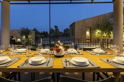 Ristorante o altro punto ristoro di ISULATRAVEL- Casa Carlita
