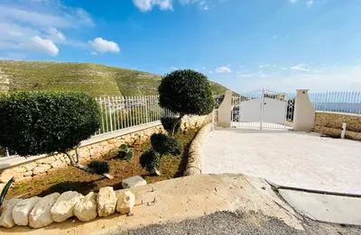 Paesaggio naturale nelle vicinanze della villa