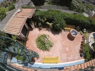 Giardino di Apartment in villa Mora near the sea - Wi-fi