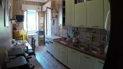 Cucina o angolo cottura di Villa Mora on two levels 50 meters from the sea - wi-fi