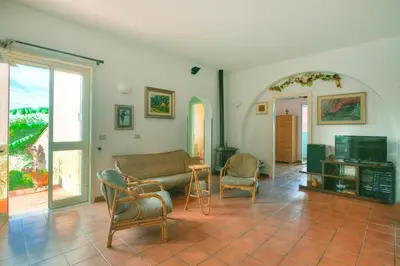 TV o dispositivi per l'intrattenimento presso Holiday Home in Sicily near Fontane Bianche