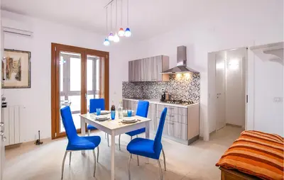 Area soggiorno di 1 Bedroom Cozy Apartment In Siracusa