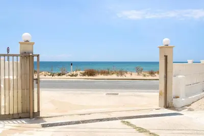 Vista generica sul mare o vista sul mare dall'interno della casa vacanze