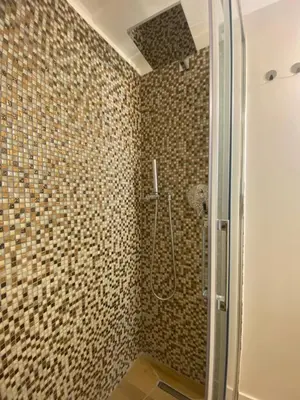 Bagno di Casa accanto teatro