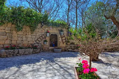 Giardino di Villa Maddalena by PosarelliVillas