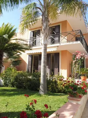 Giardino di Appartamento in Villa a 100 metri dal mare