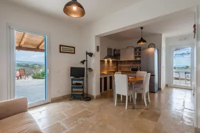 Cucina o angolo cottura di Villa Fico d'India con piscina by Wonderful Italy