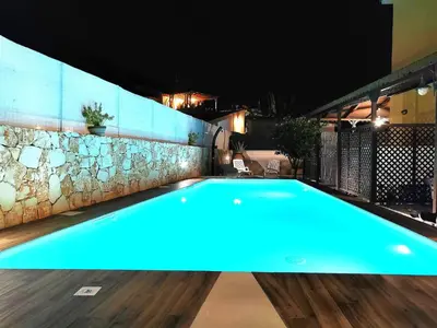 Piscina di xenia garden 2 o nelle vicinanze