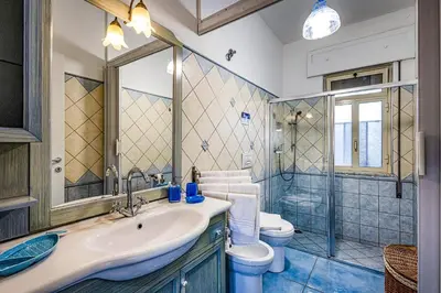 Bagno di Villa Nautilus by Villa Plus