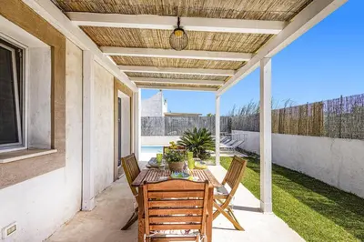 Balcone o terrazza di Villa Luce by Villa Plus