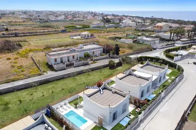 Il quartiere o una zona nella vicinanze della villa