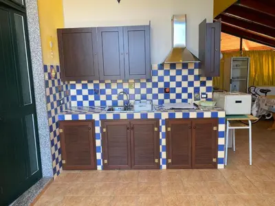Cucina o angolo cottura di VILLA LARA 600 METRI DAL MARE