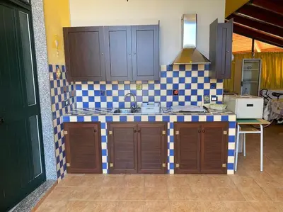 Cucina o angolo cottura di VILLA LARA 600 METRI DAL MARE