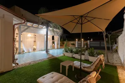 Piscina di Sicily Sun con accesso alla spiaggia o nelle vicinanze