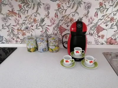 Set per la preparazione di tè e caffè presso Mary Maira