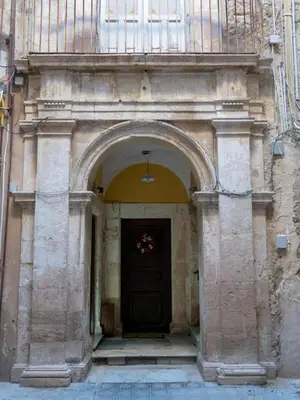 Facciata o entrata di 2 Soru Ortigia Holiday Home - Romantico bilocale