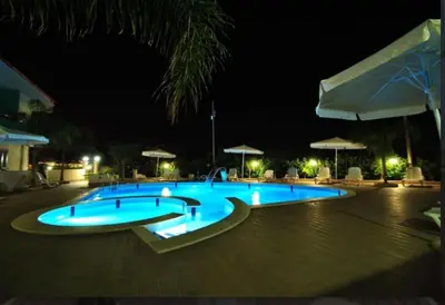Piscina di Esperienza Luxury fronte mare con piscina o nelle vicinanze