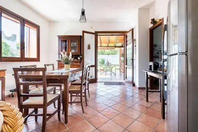Cucina o angolo cottura di {Villa Jacuzzi Privata}sul mare di Fontane Bianche