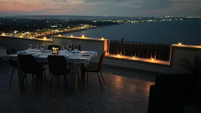 Vista generica sul mare o vista sul mare dall'interno della casa vacanze