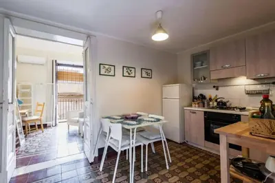 Cucina o angolo cottura di reitano flat 1 by vacation flat catania