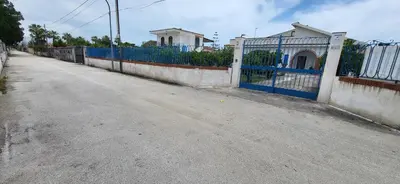 Il quartiere o una zona nella vicinanze della villa