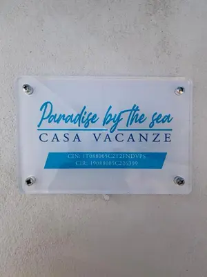 Certificato, attestato, insegna o altro documento esposto da Paradise by the Sea