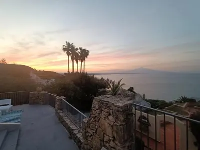 Paesaggio naturale nelle vicinanze della villa