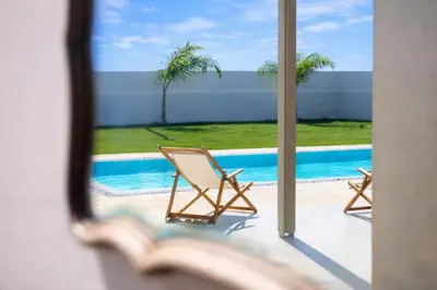 Piscina di Villa Alti vista mare e piscina privata o nelle vicinanze